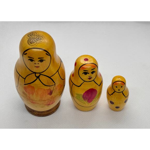 Vintage USSR Matryoshka Small Nesting Dolls (Set of 3) - Picture 10 of 15
